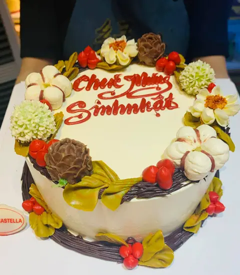 Hình bánh kem bơ Pháp Grand Castella 444