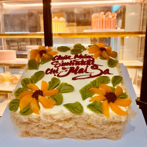 Bánh kem khổ vuông Size 18 cm