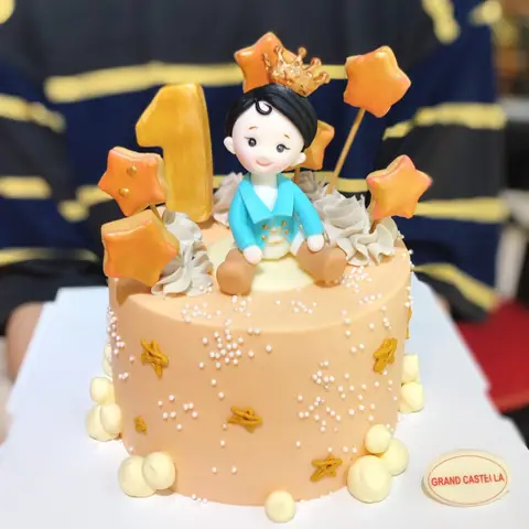 Bánh Kem Bơ Pháp Sinh Nhật + Tạo Hình Fondant Em Bé – BFD83