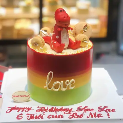 Bánh Kem Bơ Pháp Sinh Nhật + Tạo Hình Fondant Khủng Long – BFD75