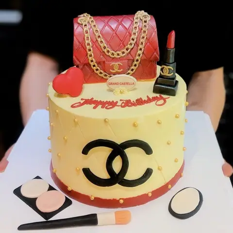 Hình bánh kem bơ Pháp Grand Castella 360