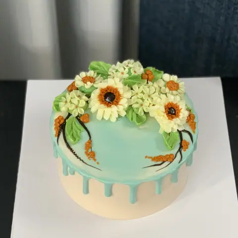 Hình bánh kem bơ Pháp Grand Castella 282