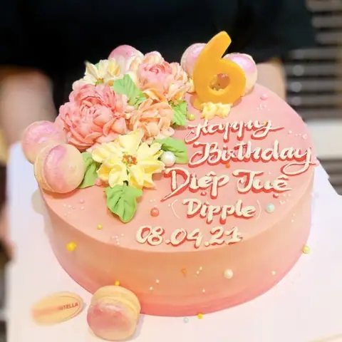 Hình bánh kem bơ Pháp Grand Castella 377