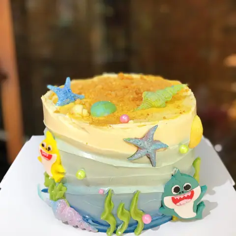 Hình bánh kem bơ Pháp Grand Castella 351