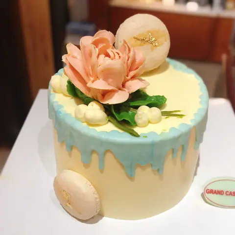 Bánh kem bơ Macaron