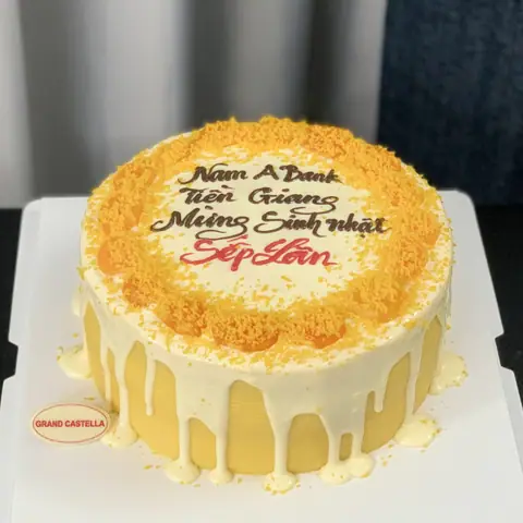Bánh Kem Phô Mai Hoàng Kim