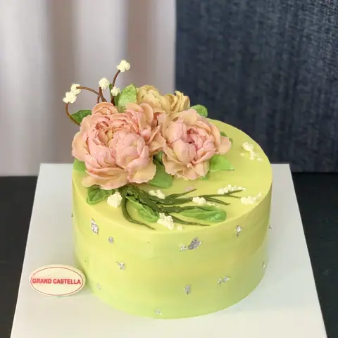 Hình bánh kem bơ Pháp Grand Castella 250