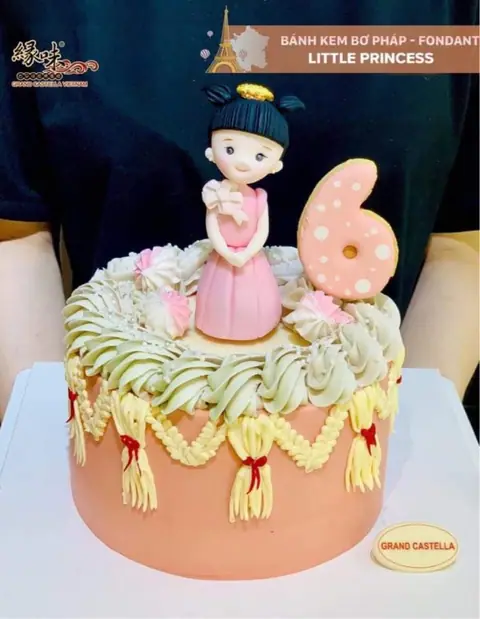 Hình bánh kem bơ Pháp Grand Castella 180