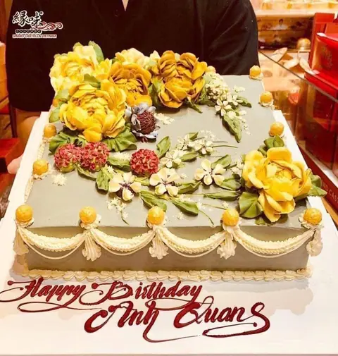 Hình bánh kem bơ Pháp Grand Castella 200