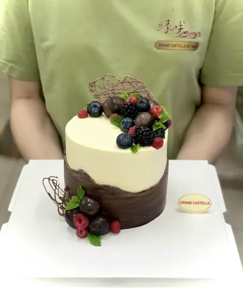 Hình bánh kem bơ Pháp Grand Castella 806