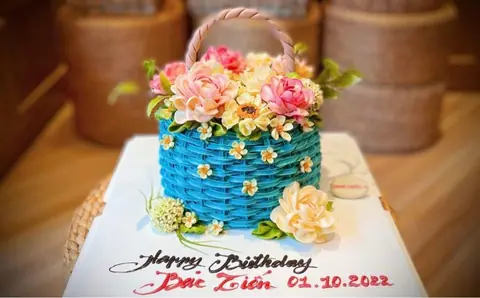 Hình bánh kem bơ Pháp Grand Castella 142