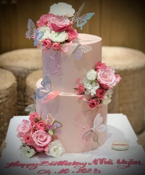 Hình bánh kem bơ Pháp Grand Castella 24