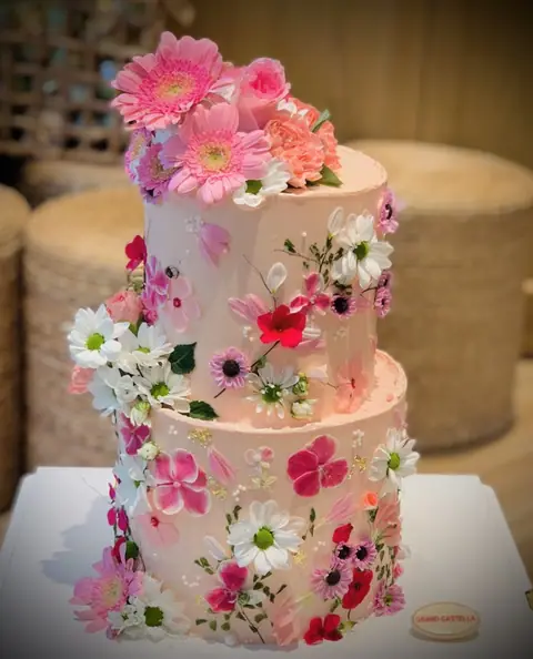 Hình bánh kem bơ Pháp Grand Castella 29